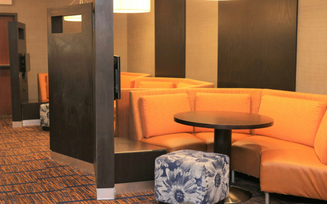 Courtyard by Marriott Waterbury Downtown