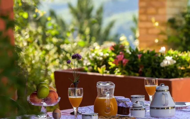 Fabulous Holiday Home With Wifi in Monte San Martino Italy
