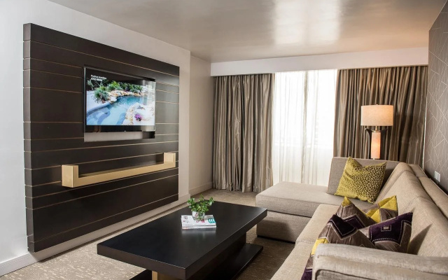 Renaissance Panama City Hotel
