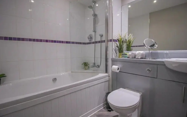 1 Bed Penthouse - Hot Tub - Roof Terrace - Parking