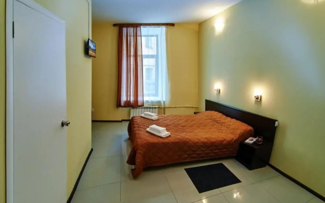 Bridge Inn Cozy Triple room