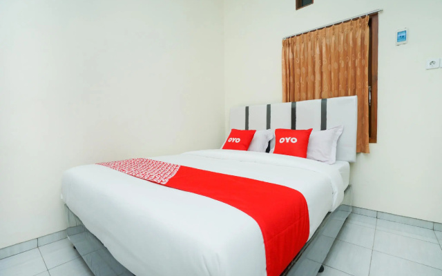 OYO 1642 Penginapan Anggrek Syariah 2