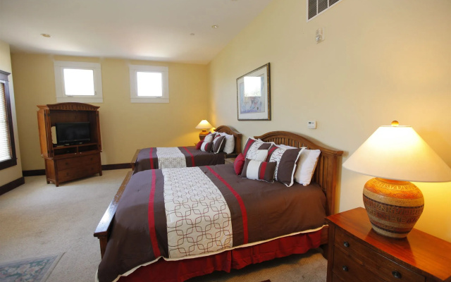Santa Paula Inn