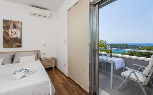 Awesome Home in Rab With Jacuzzi, Wifi and 1 Bedrooms