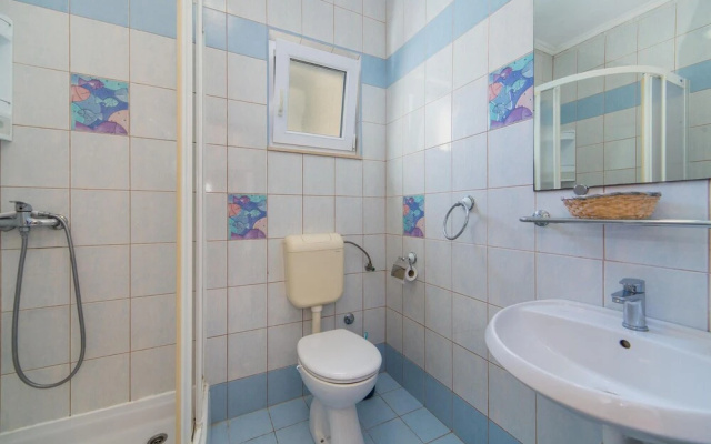 Beautiful Apartment in Brist With 1 Bedrooms and Wifi