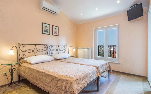 Nice Home in Rovinj With Wifi and 2 Bedrooms