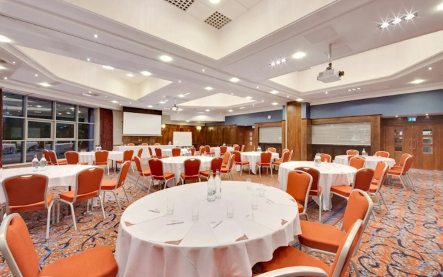 Drayton Manor Hotel