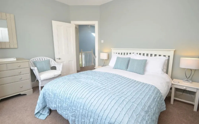 Peaceful Holiday Home in Kingswear Devon With Terrace