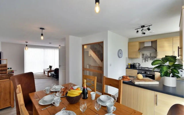 15 Pennant Place