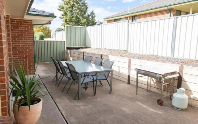 Park Villa Spacious 2 Bedroom Unit Close to CBD