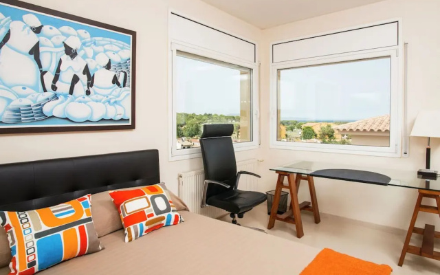 Modern Villa in les Corts With Pool