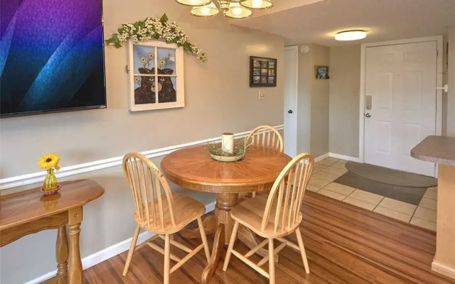 High Chalet 2 Bedroom Home