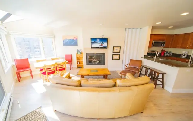 Lakeside 1496 by SummitCove Vacation Lodging