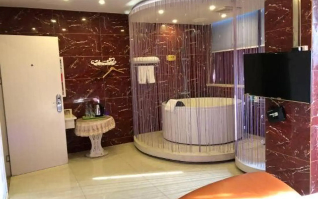 Light Stay·Noli Theme Hotel (Shanghai Fengxian Nanqiao Branch)