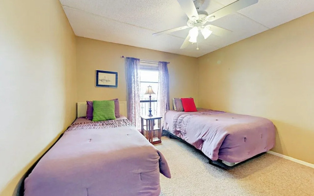2BR w/ Pools & Gulf Views