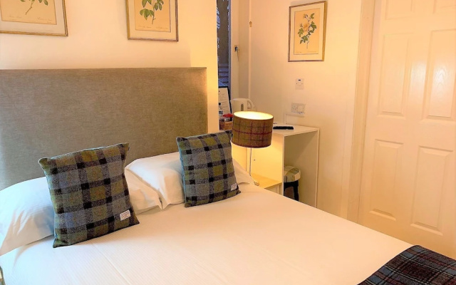 Torrs Warren Country House Hotel
