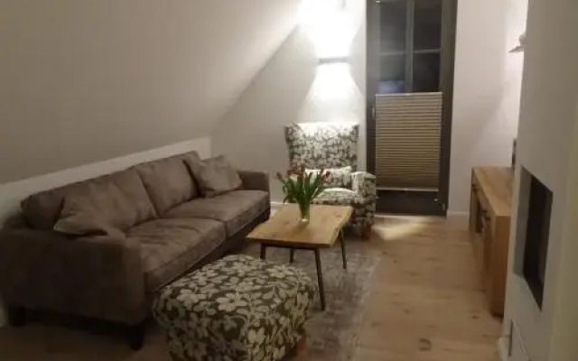 Rosenberg 13 Wohnung 1d DG re