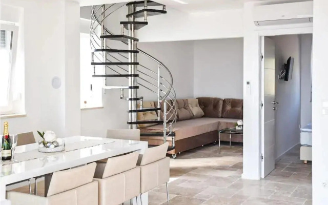 Stunning Apartment in Sibenik With Wifi and 3 Bedrooms