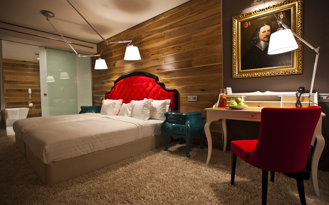 Graffit Gallery Hotel