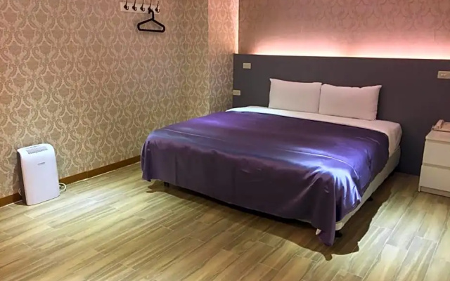 Art House Double Room-Sunflower