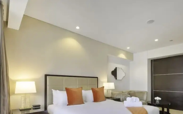 LUX The JW Marina Studio 3