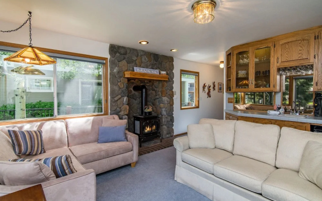 3BR 3BA Ideal Waterfront House South Lake Tahoe by RedAwning