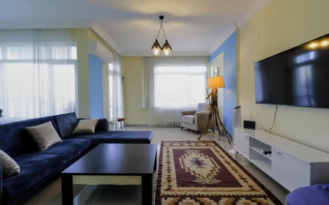 Central and Comfy Flat With Balcony in Muratpasa