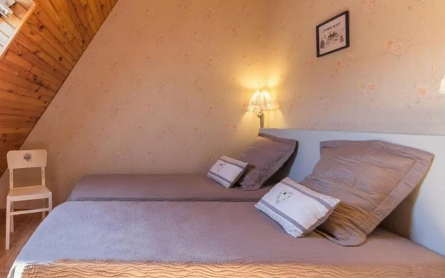 Maison Renovee Typique, Calme, Proche Mer, 2 Cours Fermees, Cheminee Et Equipements Pour Enfants. - Fr-1-306-836