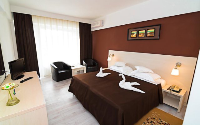 Hotel Ambasador in Mamaia, Romania from 107$, photos, reviews - zenhotels.com