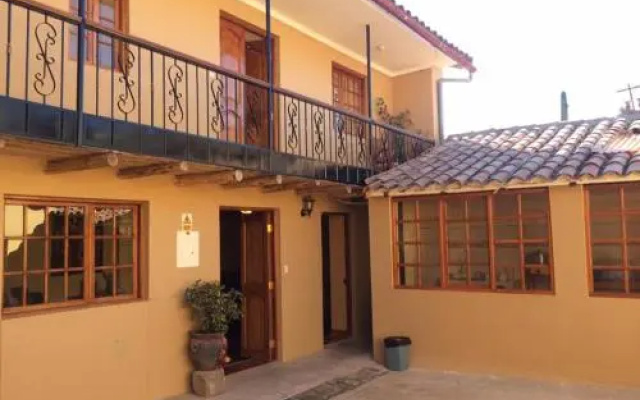 Munay Tika Family House