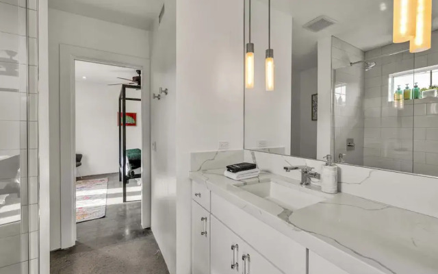 Mid-Century Elegance & Fun in Tahquitz River Estates