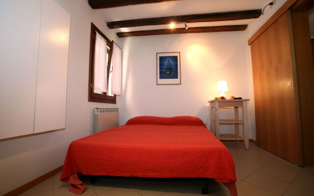 Отель Bed & Breakfast Giardini Италия, Венеция - 1 отзыв об отеле, цены и фото номеров - забронировать отель Bed & Breakfast Giardini онлайн комната для гостей