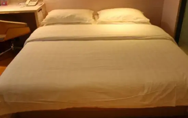 7 Days Inn (Yueyang Tianyue Avenue Pedestrian Street)