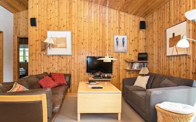 6 Person Holiday Home in Kolind