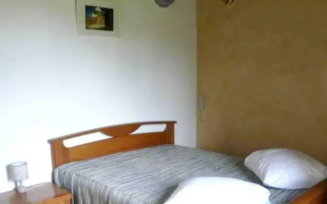 House with 3 Bedrooms in Chasteaux, with Enclosed Garden