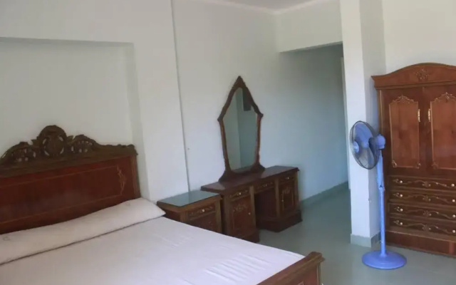 Spacious 5-bed House in Alamein With Large Garden