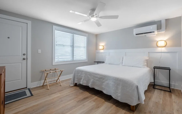 The Beach House Motel & Suites