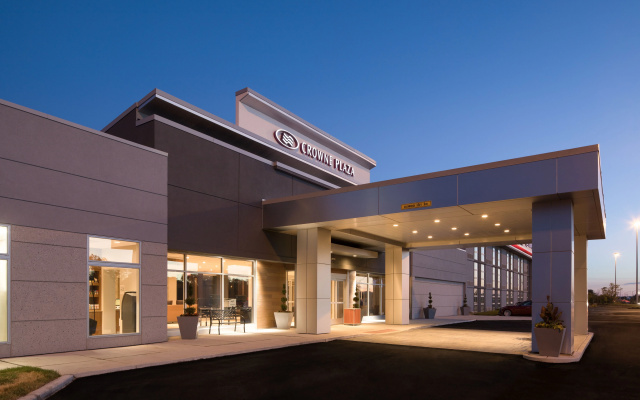 Crowne Plaza Chicago SW - Burr Ridge by IHG