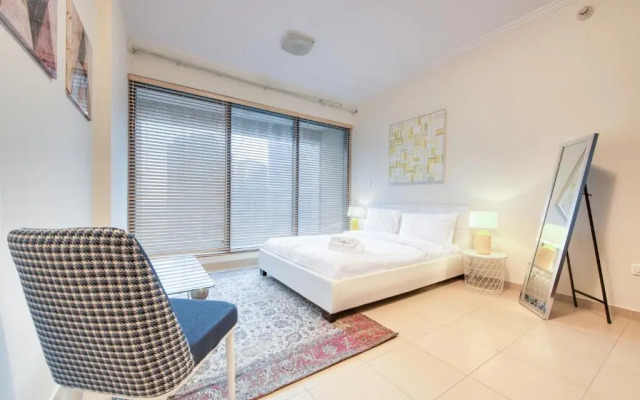 RH- Cozy 1 BR Duplex in X1 Tower