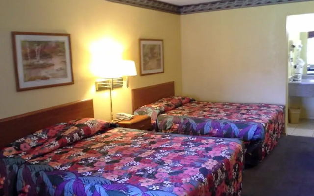Travelodge By Wyndham Tulsa