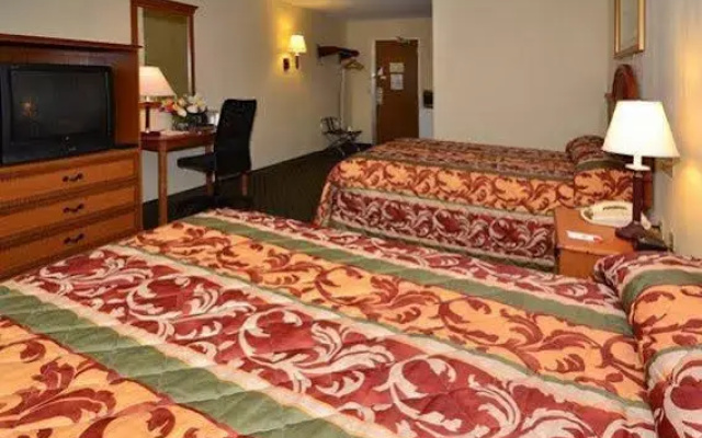 Econo Lodge Inn & Suites Westfield
