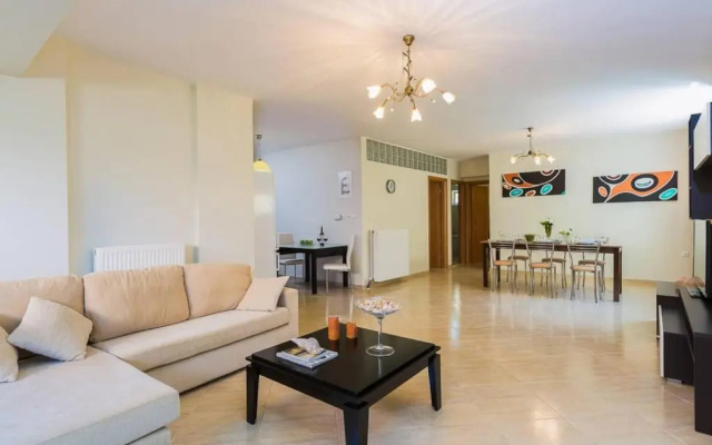 Eva home, 200m from the sea!