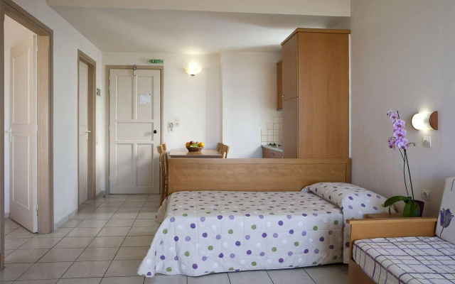 Marinos Beach Hotel