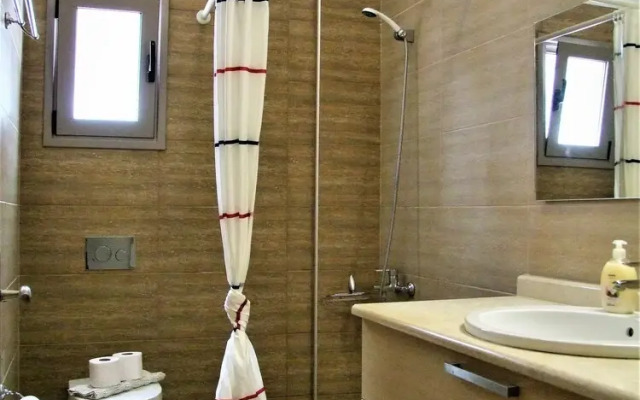 3-room House With Sea View