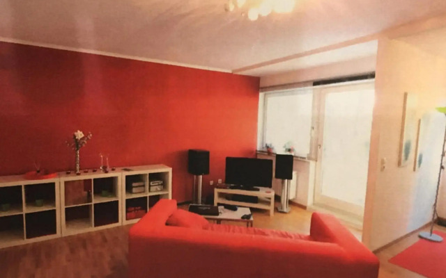 Zwei Zimmer Appartment mit Balkon und Stellplatz voll möbliert