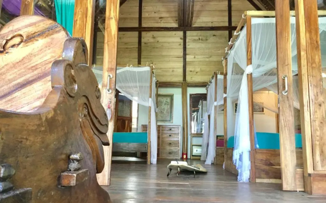 Villa Monyet Java