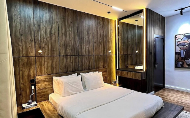 Summer Suites