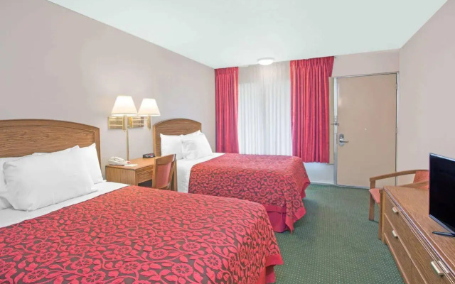 Days Inn by Wyndham Wilmington / University