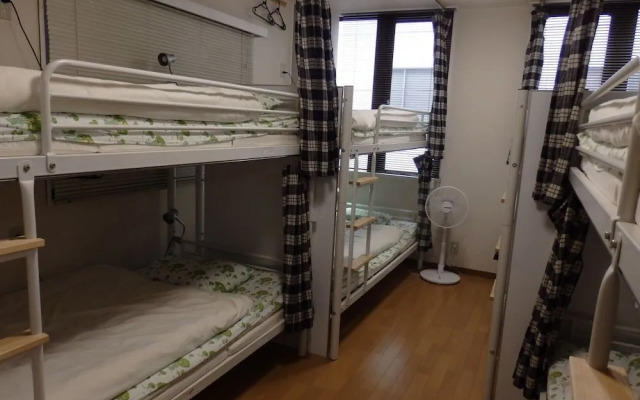 Backpacker's Mini House - Hostel