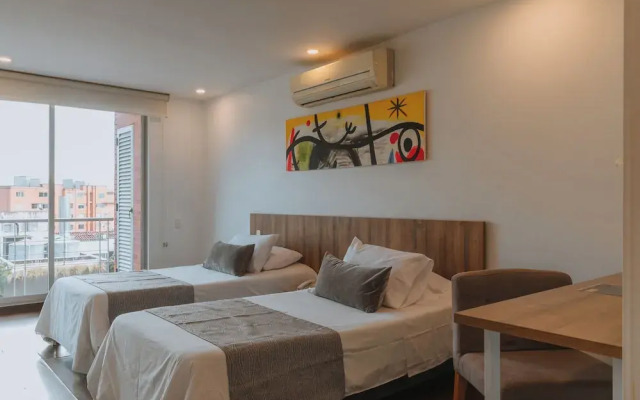 Travelers Orange Suites